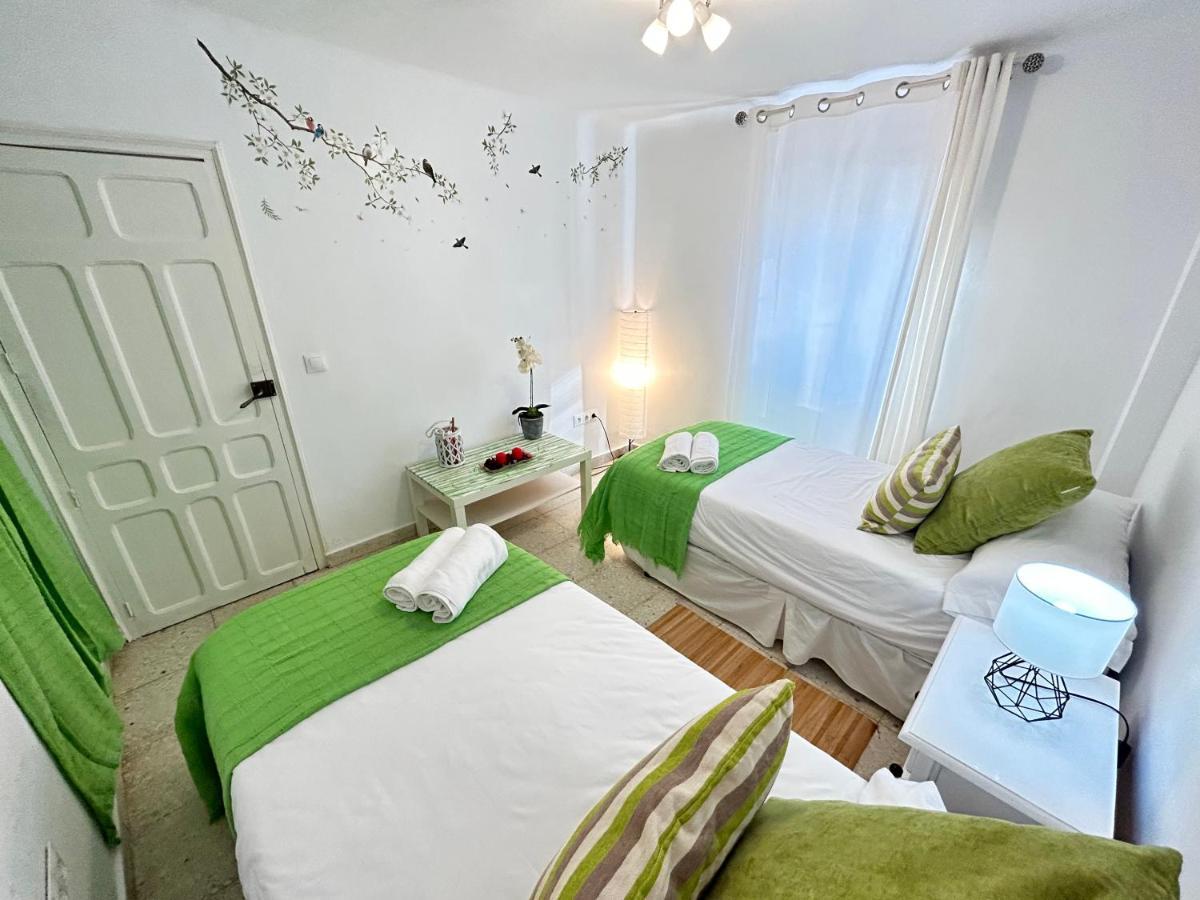 Cozy Town House With Terrace And Free Wifi Villa Ronda Eksteriør billede